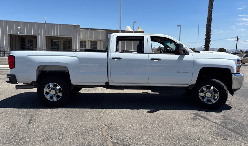 Used 2018 Chevrolet Silverado 2500 W/T w/ WT Convenience Package AWD/4WD image 3