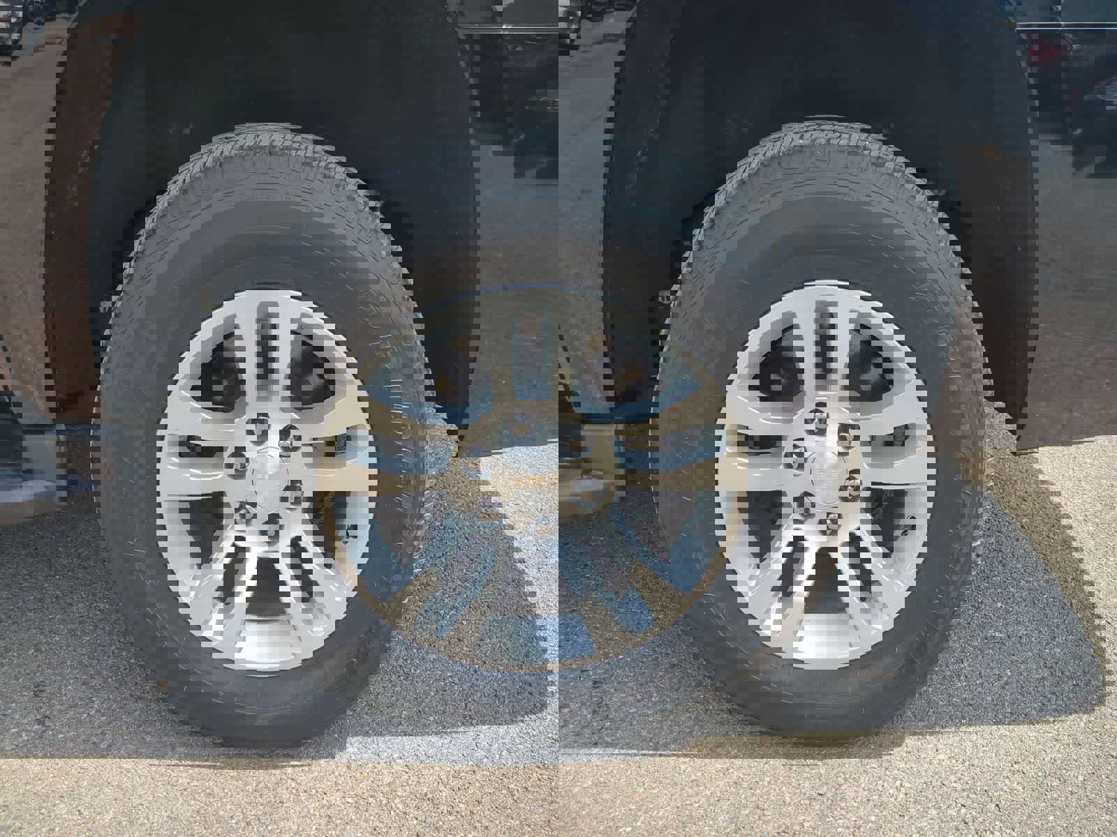 Used 2020 Chevrolet Suburban LT image 13