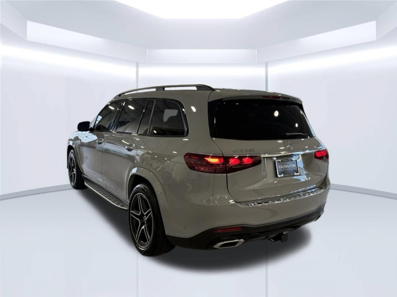 Used 2024 Mercedes-Benz GLS 450 4MATIC image 4