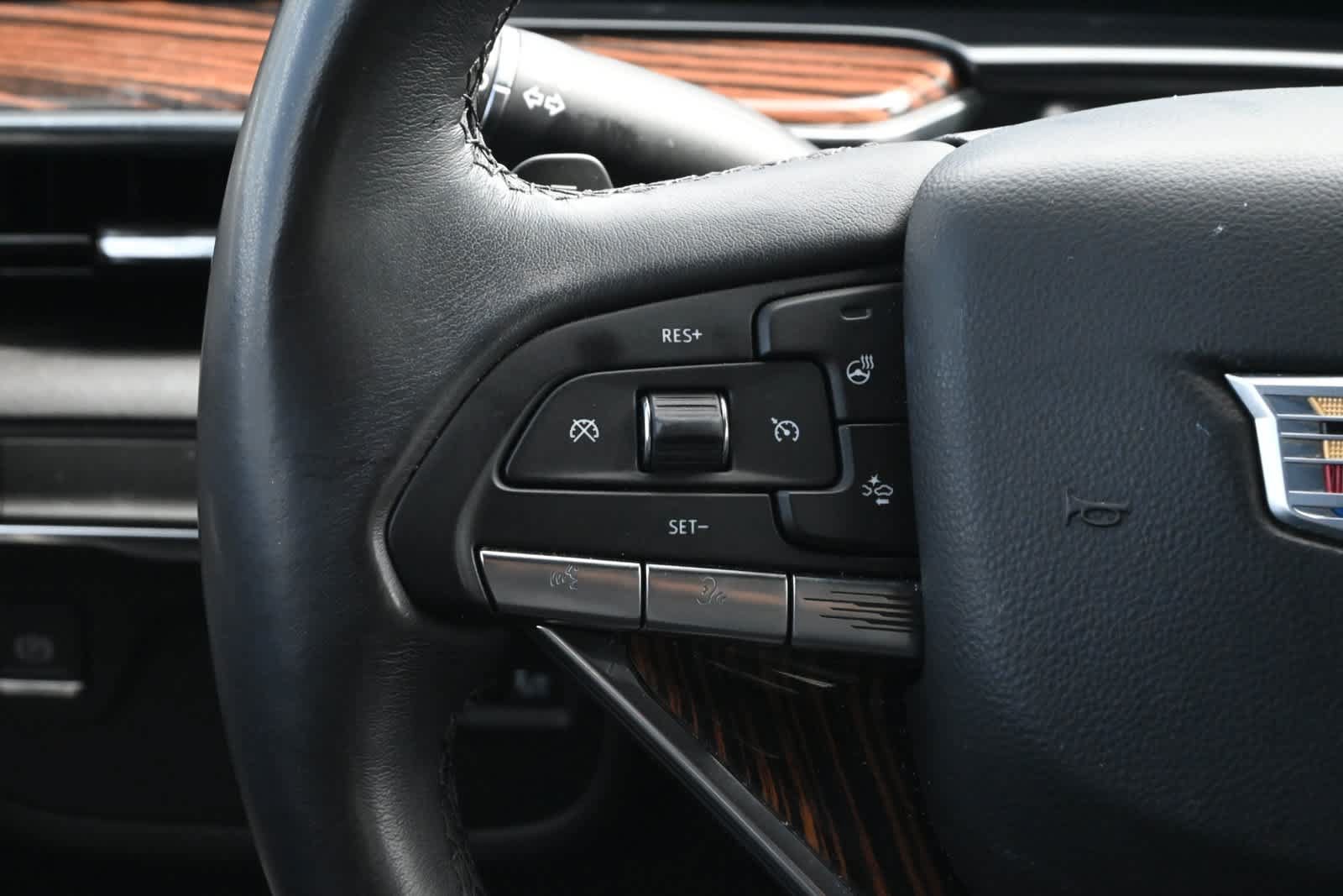 Used 2024 Cadillac Escalade Luxury RWD image 10