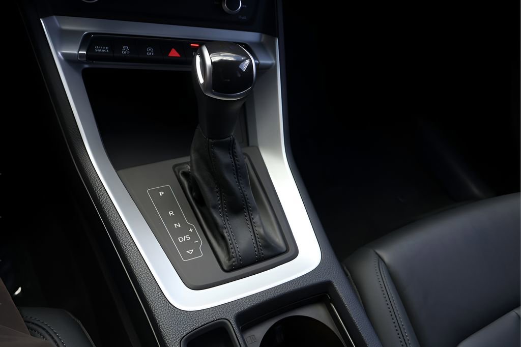 Used 2023 Audi Q3 2.0T Premium w/ Convenience Package image 24