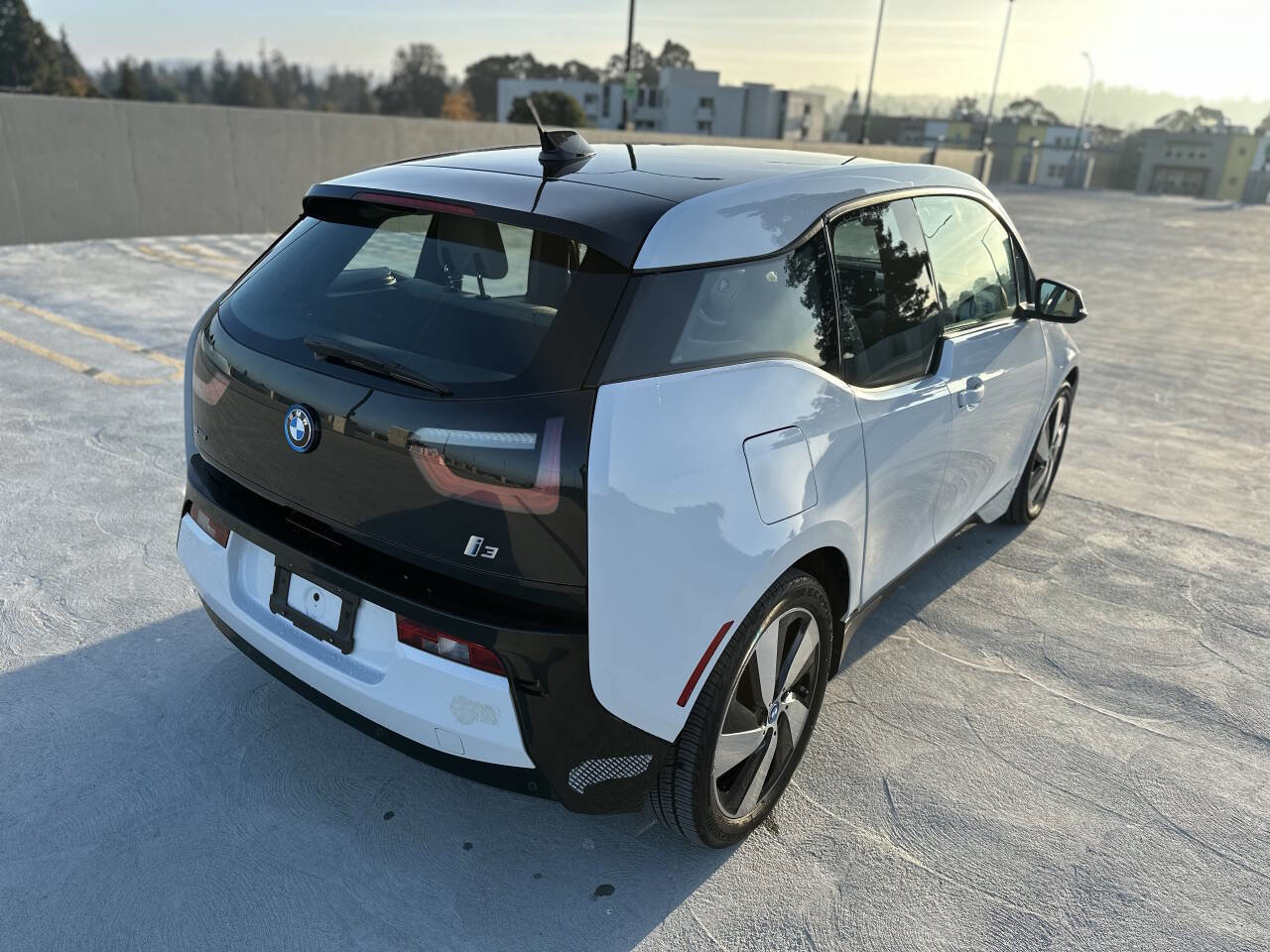 Used 2015 BMW i3 w/ Range Extender image 5