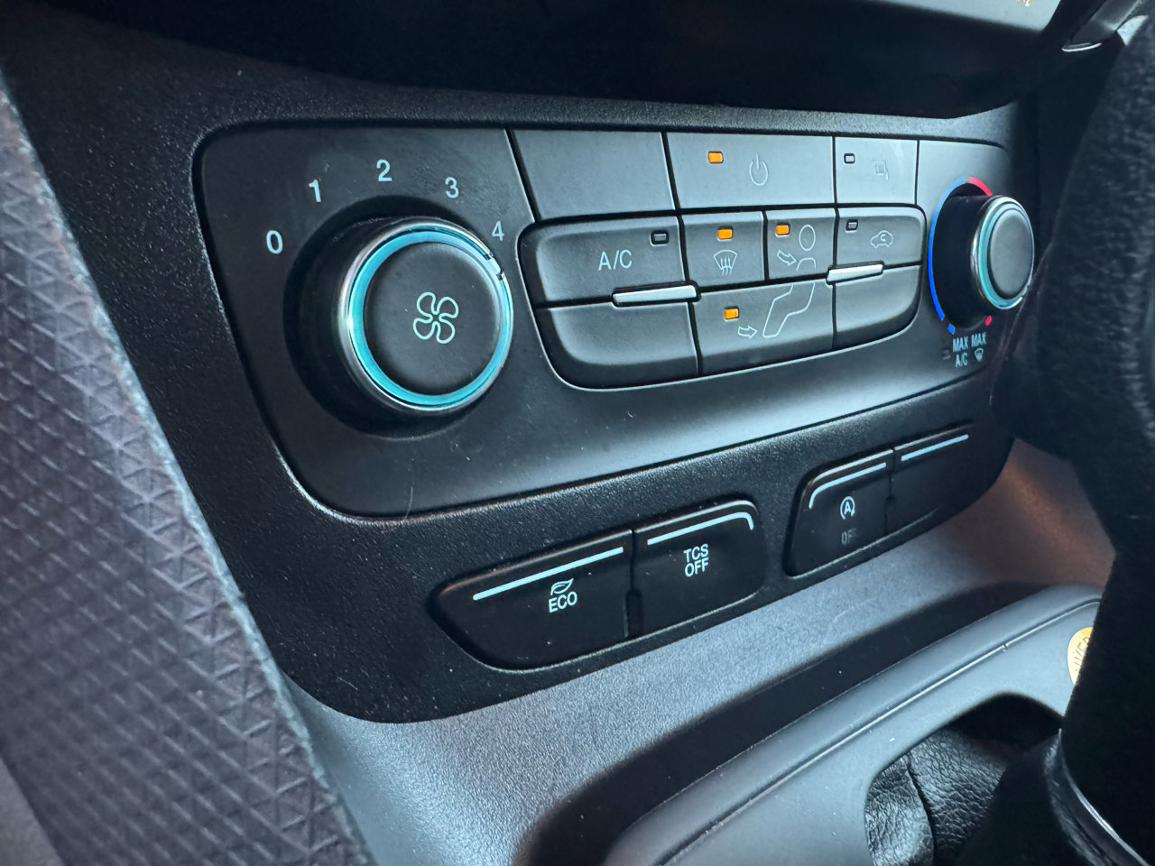 Used 2022 Ford Transit Connect XL image 18