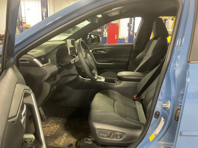 Used 2024 Toyota RAV4 SE image 7