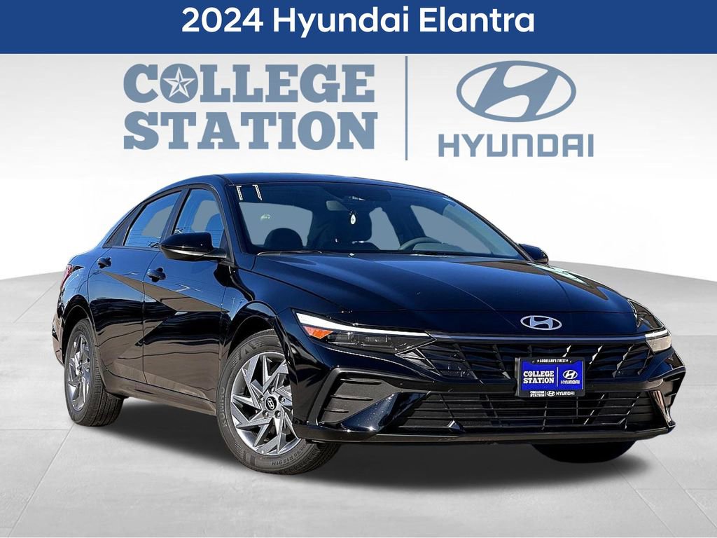 Used 2024 Hyundai Elantra SEL image 1