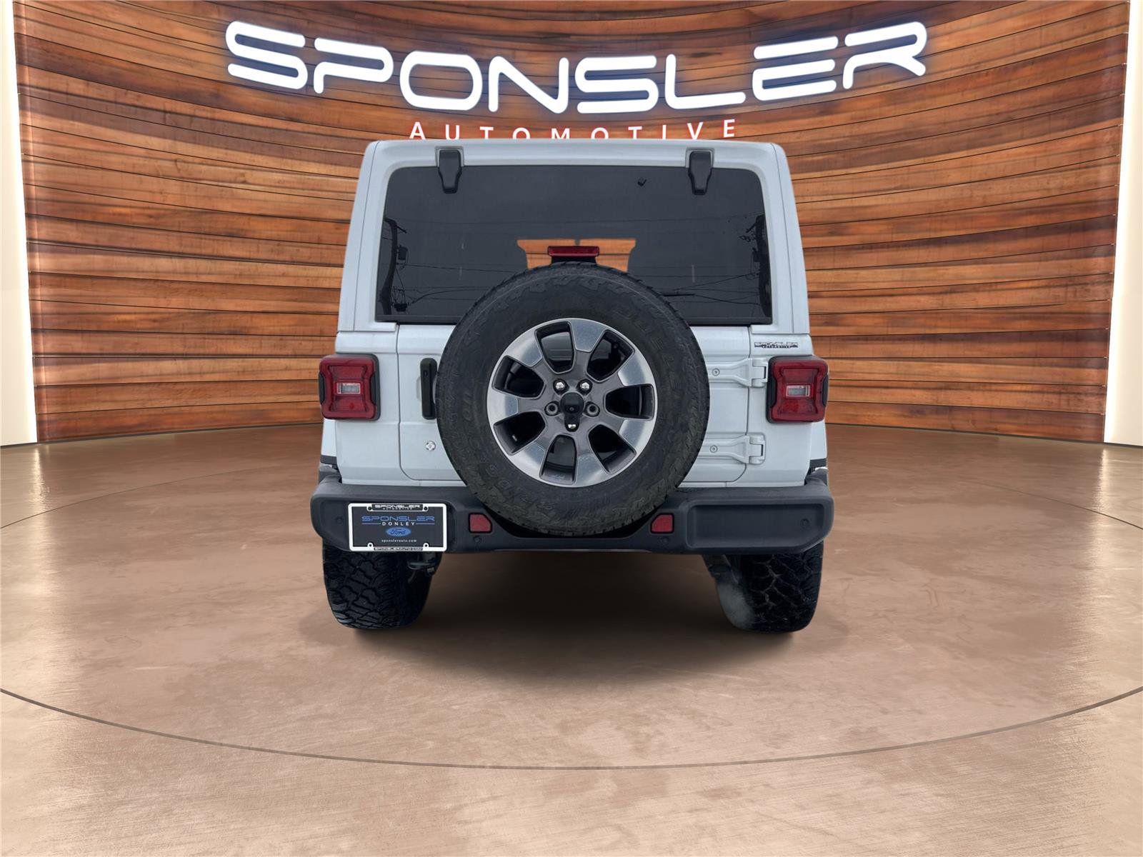 Used 2019 Jeep Wrangler Unlimited Sahara image 3