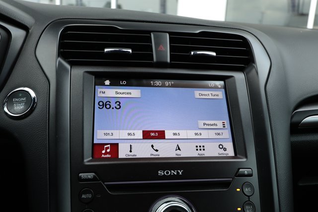 Used 2019 Ford Fusion Energi Titanium FWD image 16