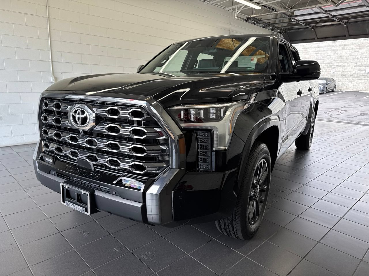 Certified 2025 Toyota Tundra Platinum AWD/4WD image 3