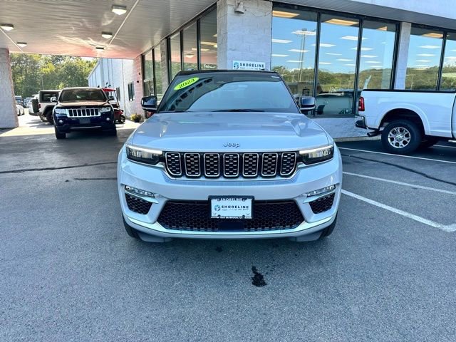 Used 2023 Jeep Grand Cherokee Summit w/ Luxury Tech Group V image 2