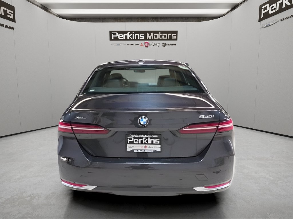 Used 2024 BMW 530i xDrive AWD/4WD image 4