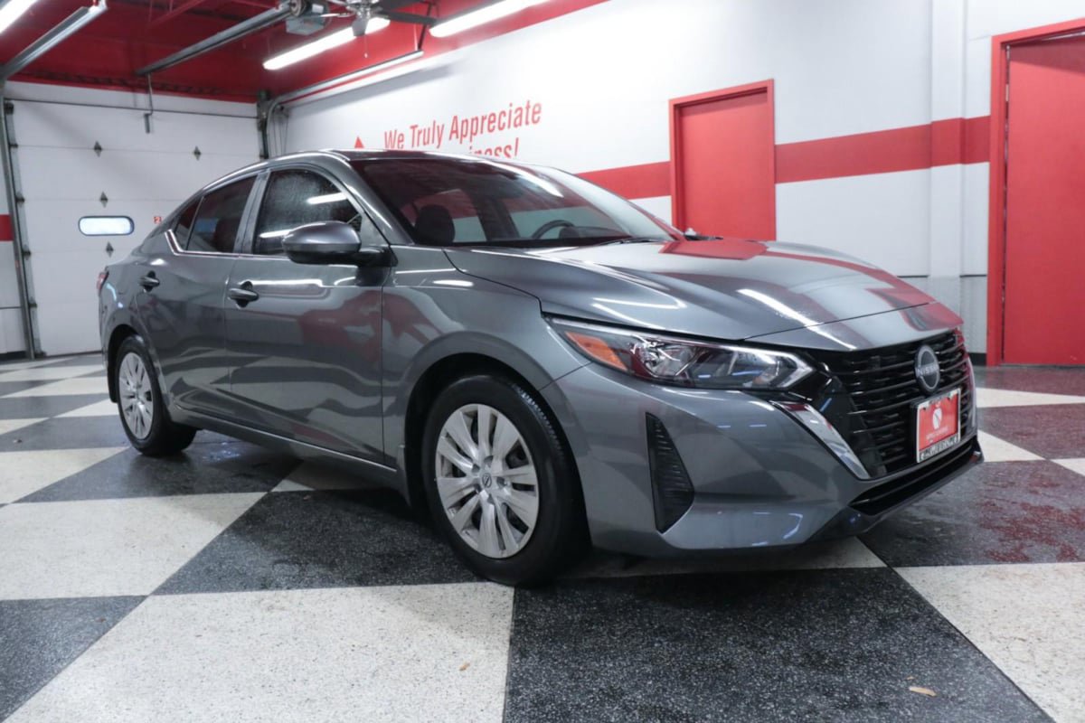 Used 2025 Nissan Sentra S FWD image 2