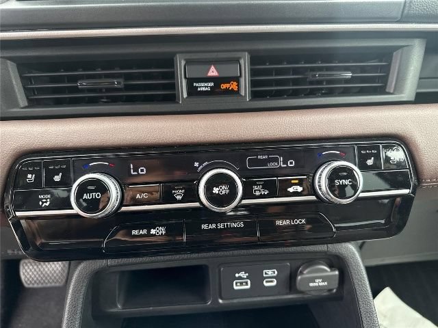 Used 2024 Honda Pilot Elite image 16