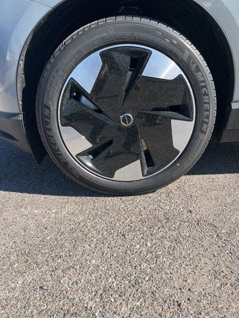 New 2026 Volvo EX30 Plus w/ Protection Package image 34