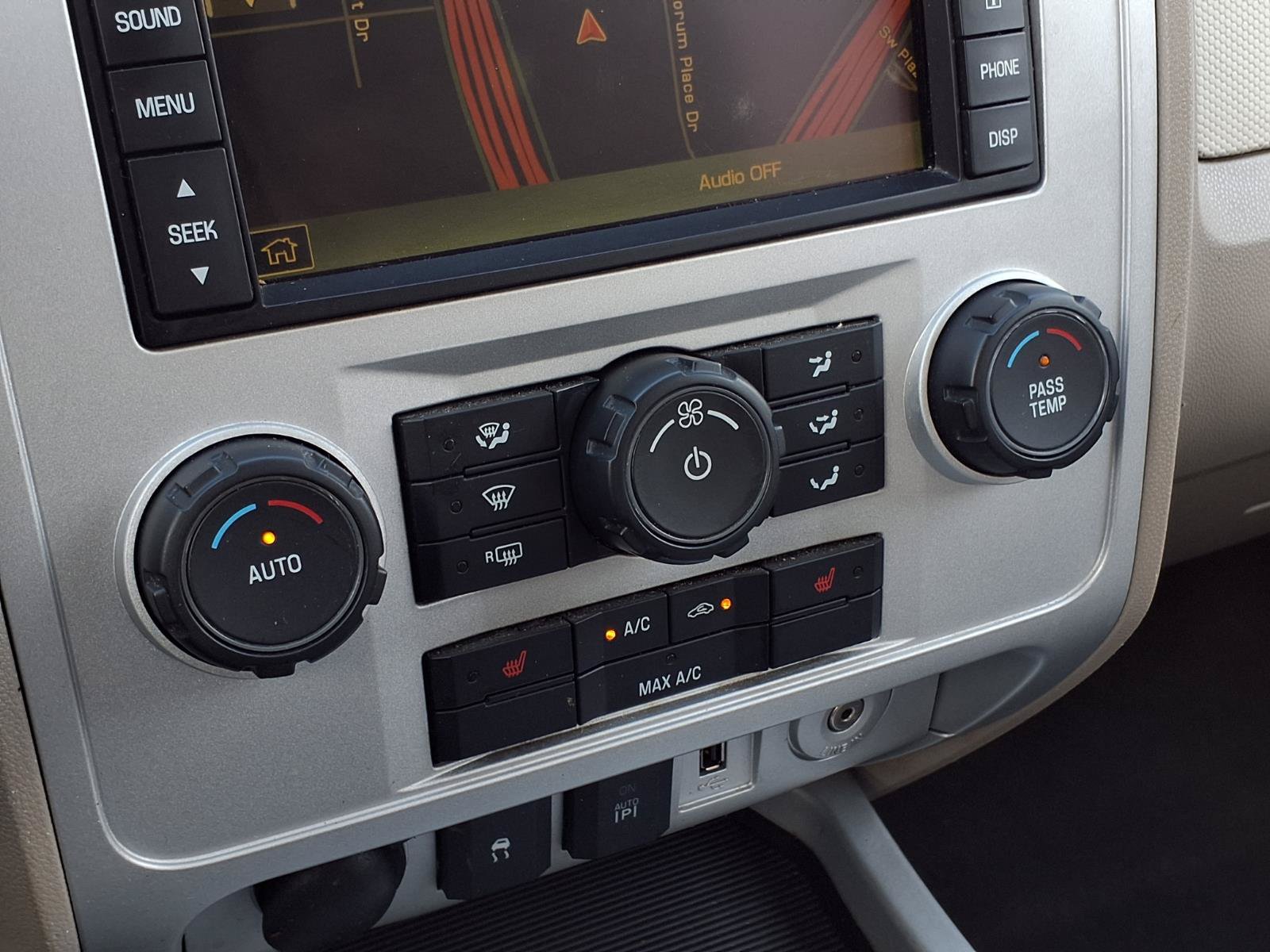 Used 2010 Mercury Mariner Premier FWD image 24