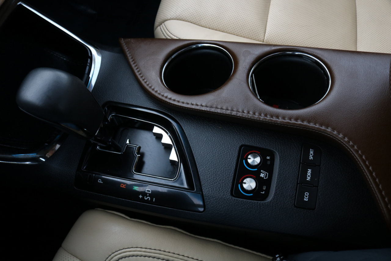 Used 2014 Toyota Avalon Limited image 28