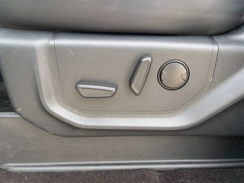 Used 2023 Ford Expedition XLT image 19