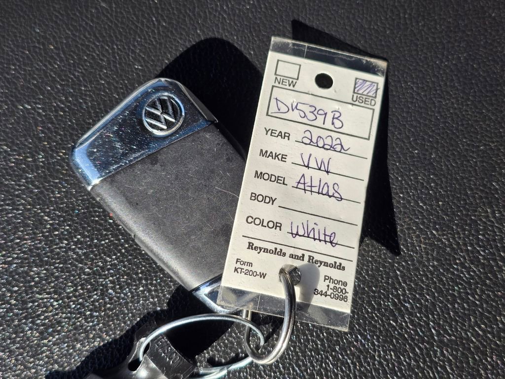 Used 2022 Volkswagen Atlas SEL R-Line AWD/4WD image 33
