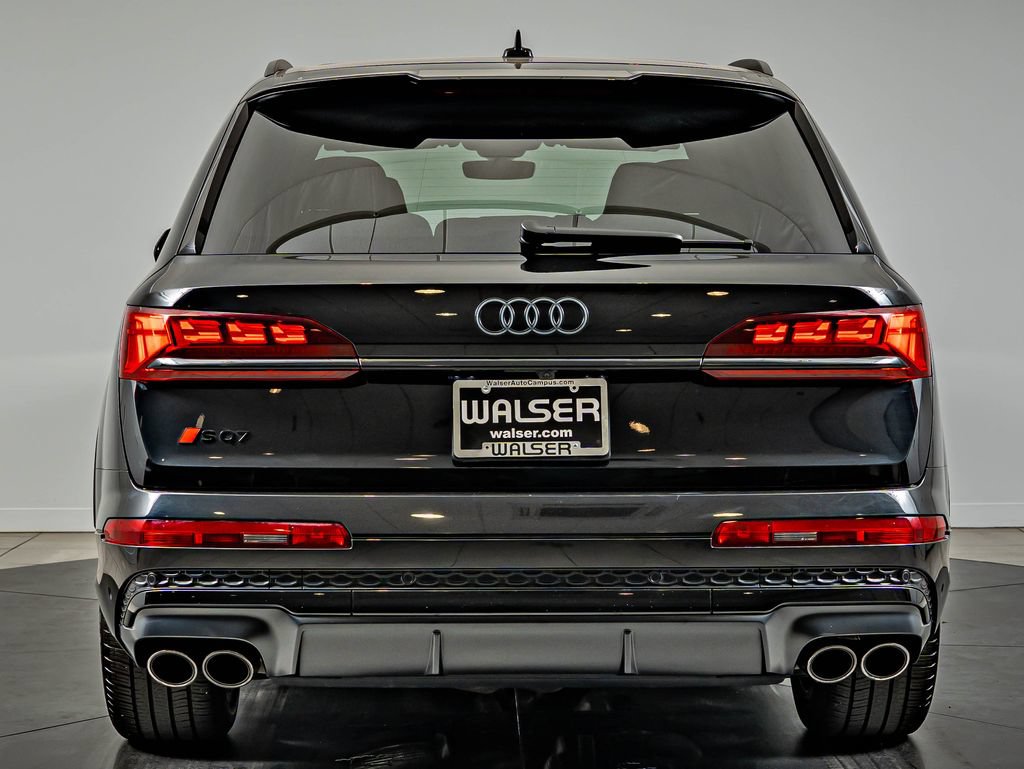 Used 2025 Audi SQ7 Prestige AWD/4WD image 6