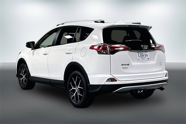 Used 2016 Toyota RAV4 SE image 6