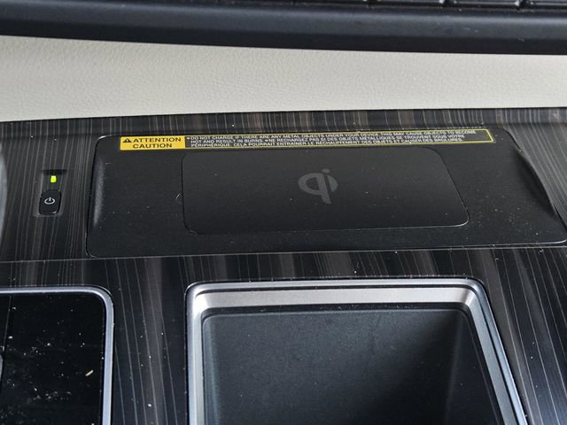 Used 2022 Toyota Sienna Platinum image 17