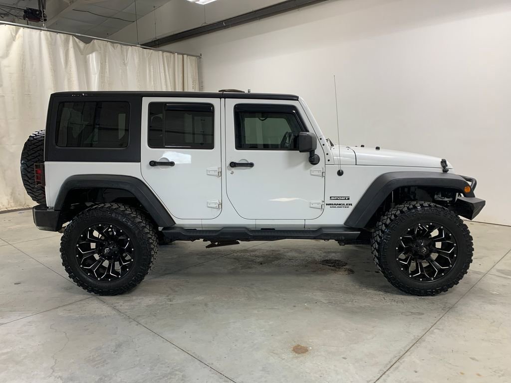 Used 2012 Jeep Wrangler Unlimited Sport image 11