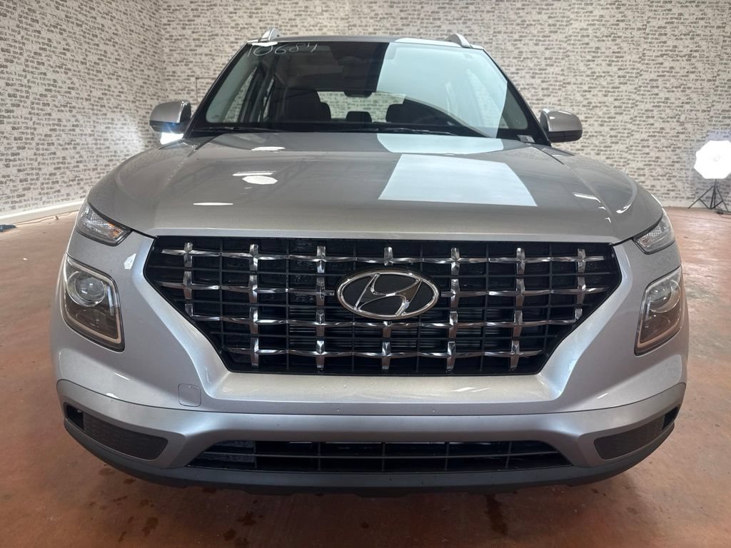New 2026 Hyundai Venue SEL FWD image 2