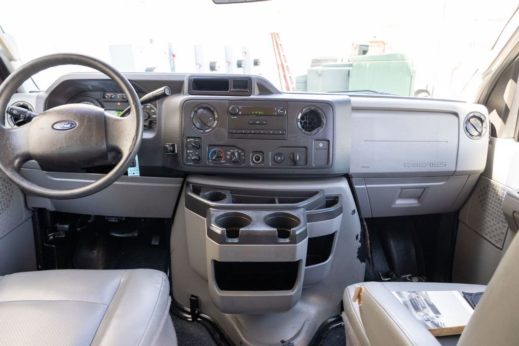 Used 2014 Ford E-250 and Econoline 250 Extended w/ Power Group image 13