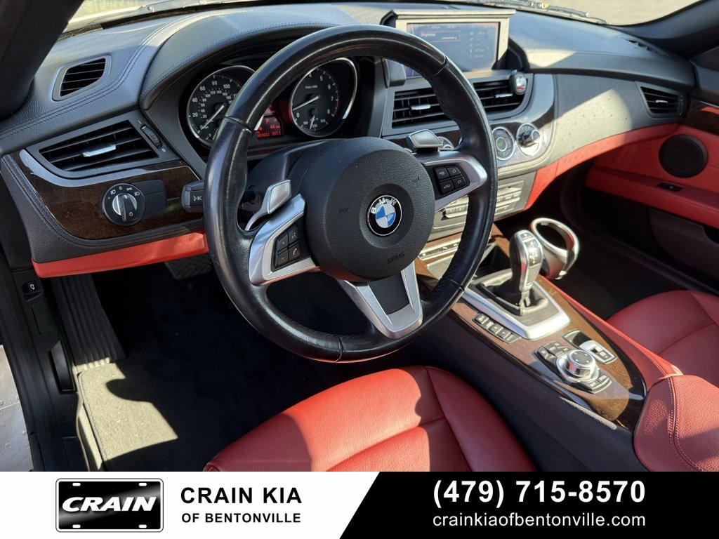 Used 2010 BMW Z4 sDrive35i image 9