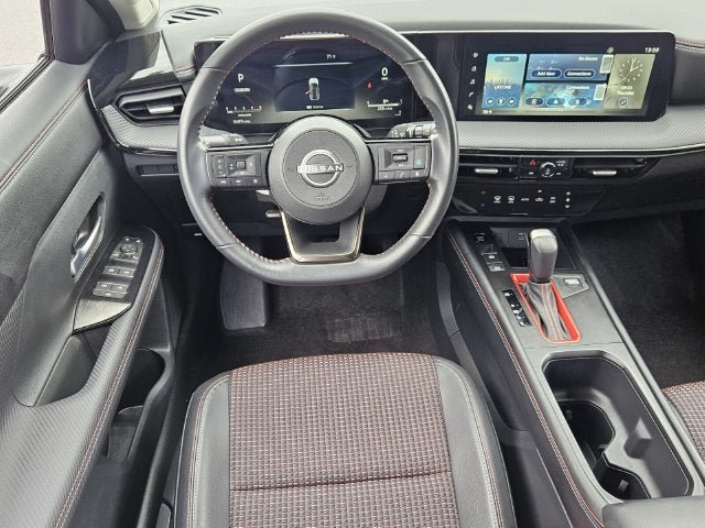 Used 2025 Nissan Kicks SR AWD/4WD image 13