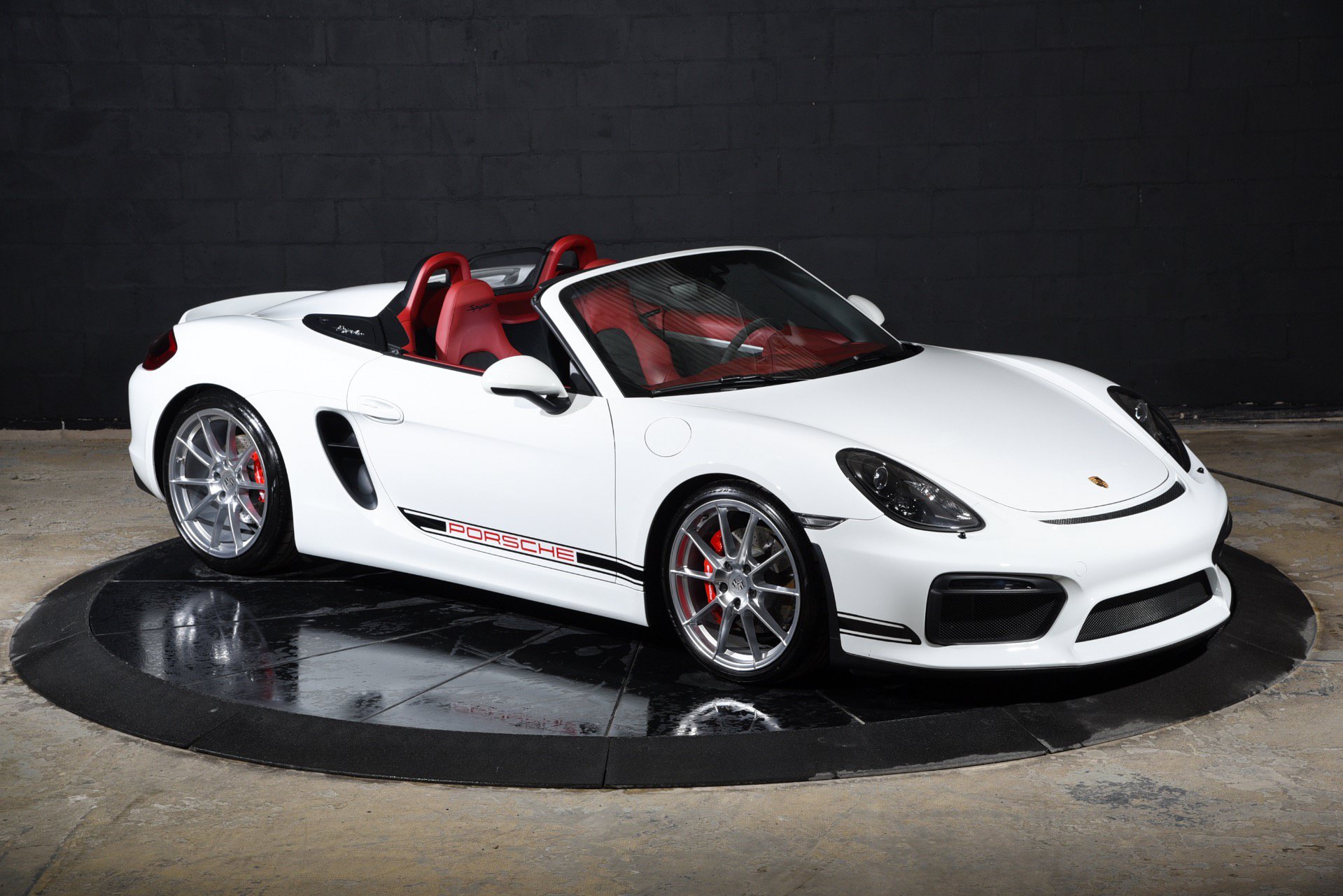 Used 2016 Porsche Boxster Spyder RWD image 9