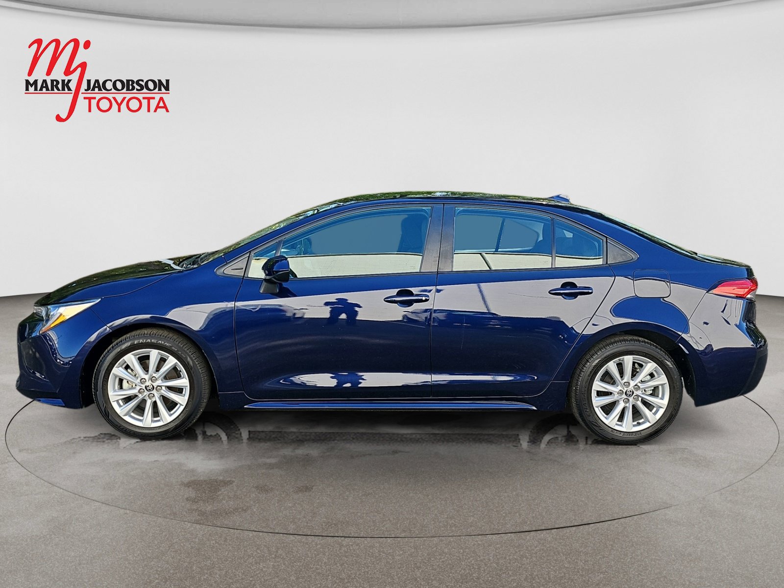 Used 2025 Toyota Corolla LE w/ LE Premium Package FWD image 15
