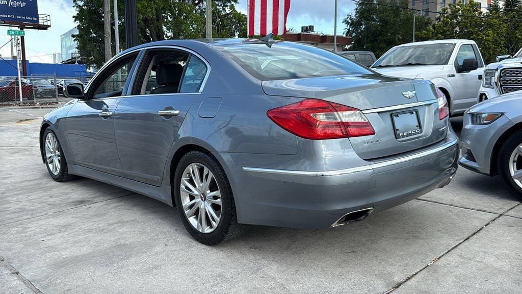 Used 2014 Hyundai Genesis 3.8 RWD image 11