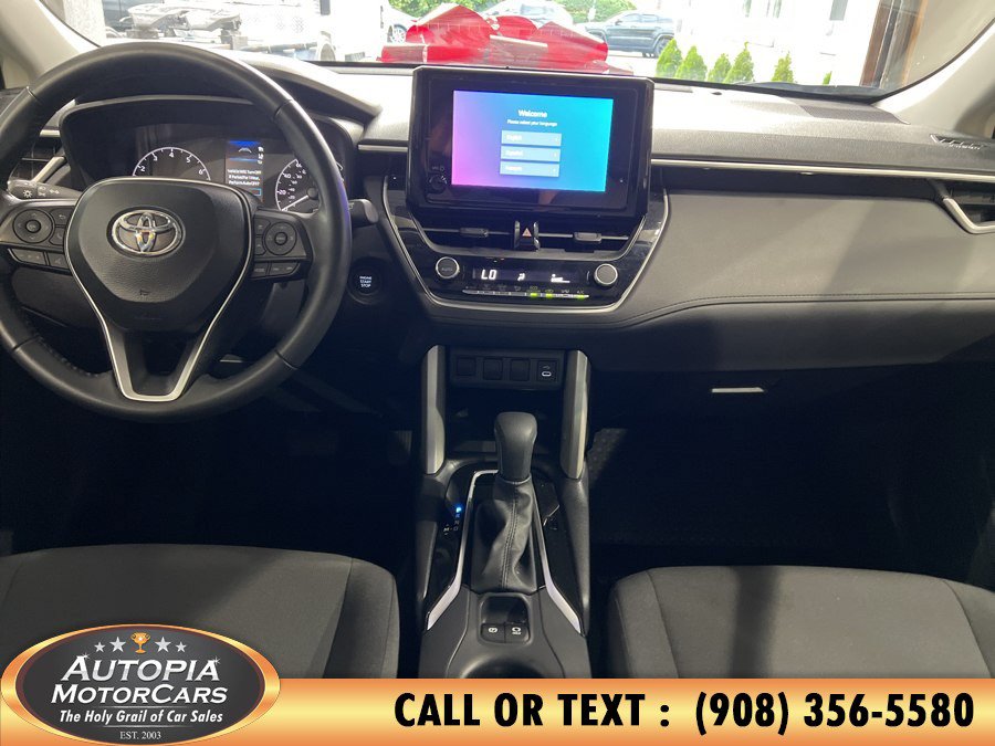 Used 2025 Toyota Corolla Cross LE w/ Moonroof Package FWD image 25