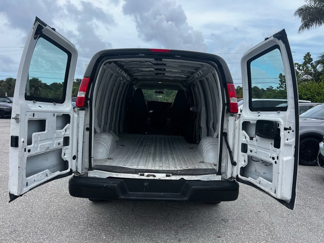 Used 2021 Chevrolet Express 2500 Extended w/ Driver Convenience Package RWD image 5