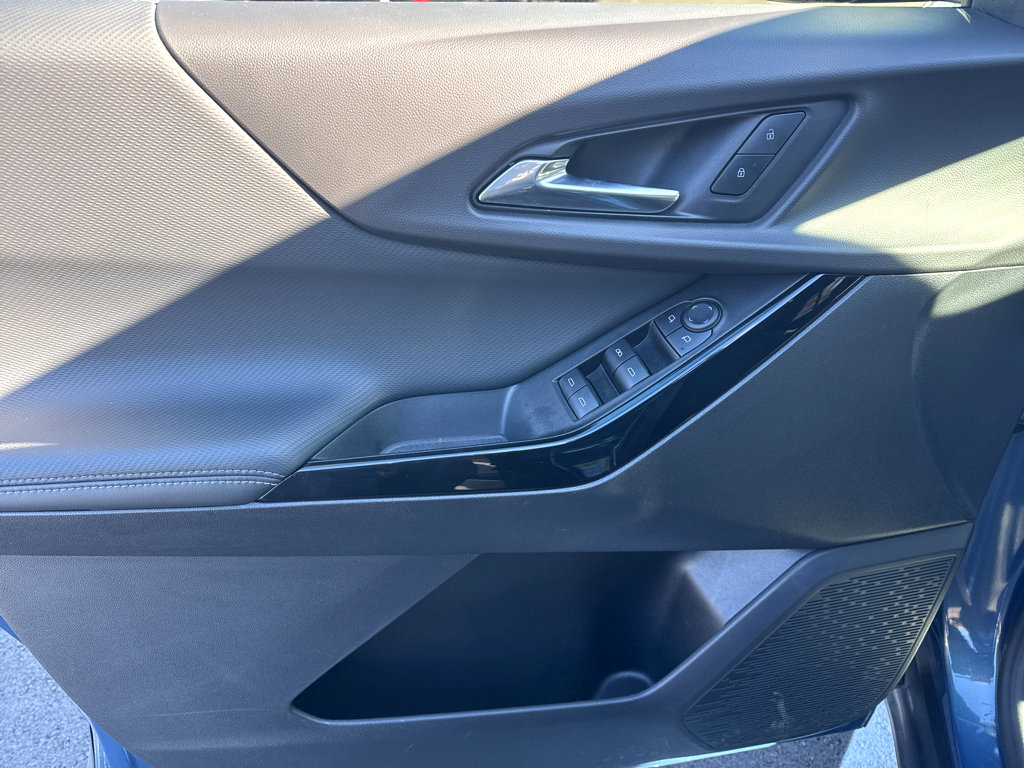 Used 2025 Chevrolet Equinox LT image 12