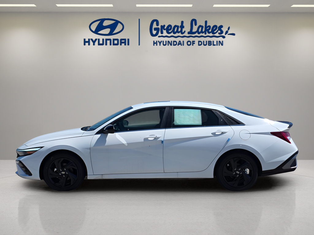 New 2026 Hyundai Elantra SEL Sport Premium FWD image 2
