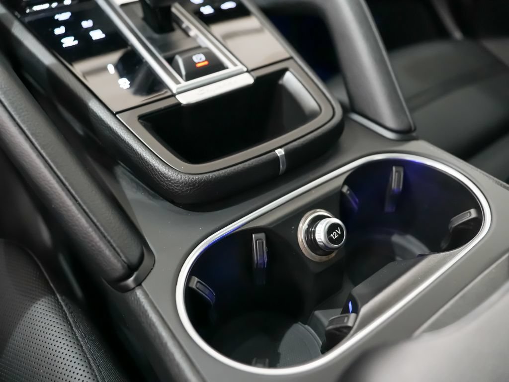 Certified 2021 Porsche Cayenne Coupe AWD/4WD image 33