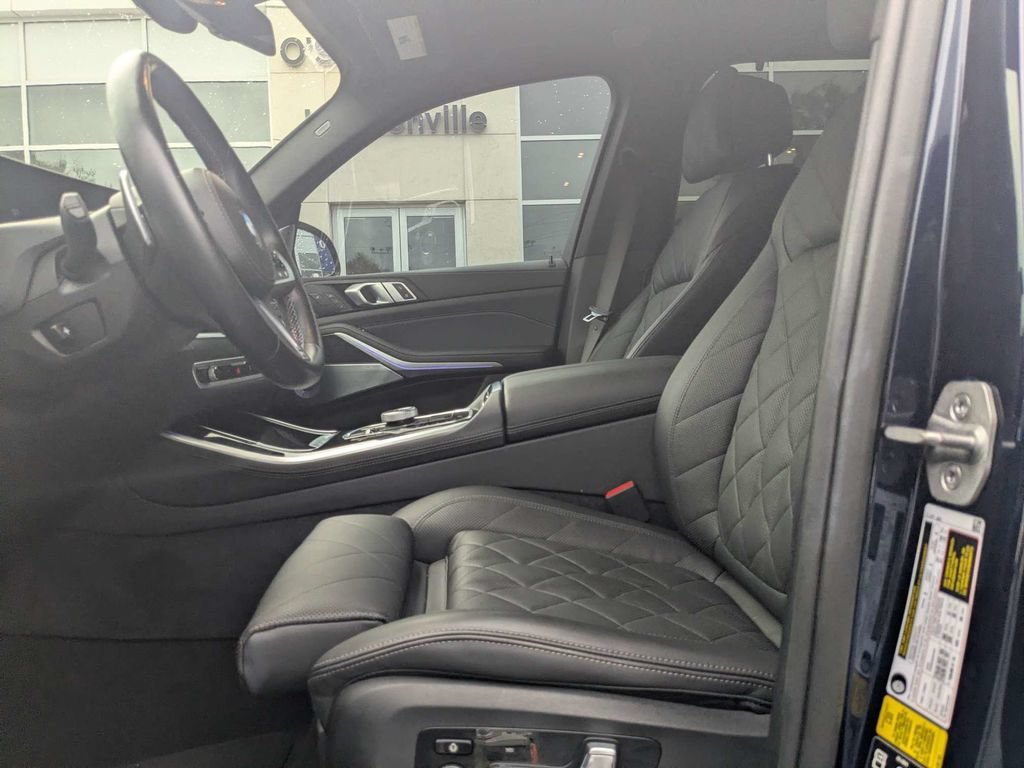 Used 2024 BMW X5 M60i AWD/4WD image 2
