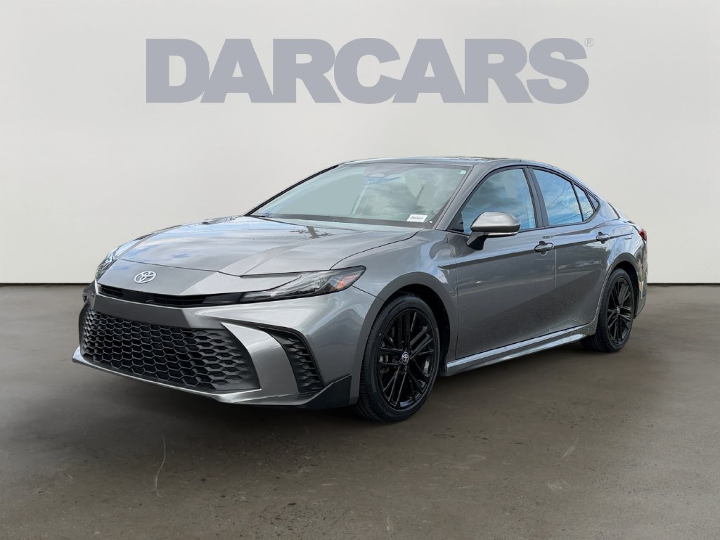 Used 2025 Toyota Camry SE FWD image 3