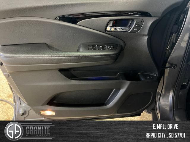 Used 2016 Honda Pilot Elite image 11