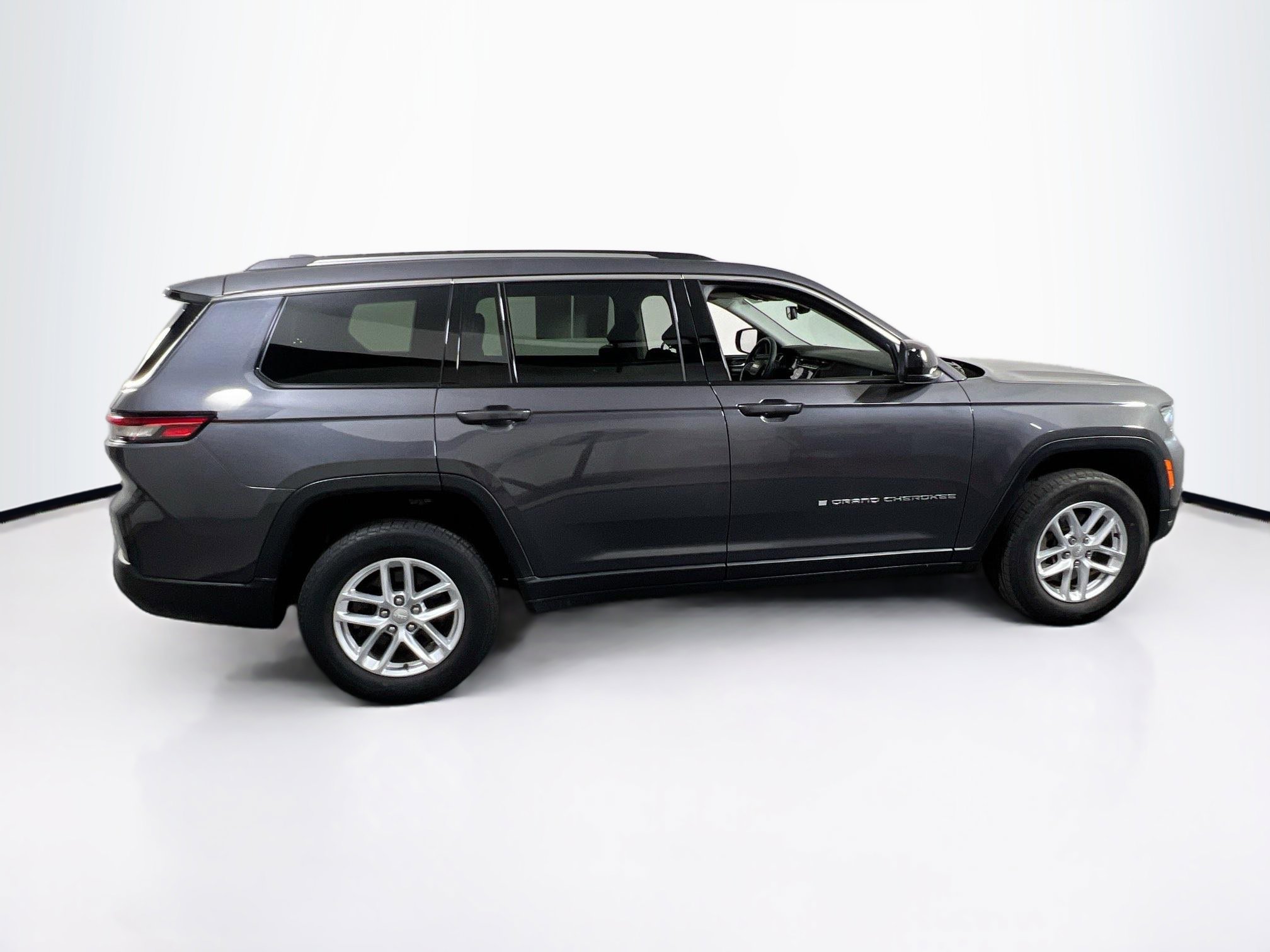 Used 2023 Jeep Grand Cherokee L Laredo AWD/4WD image 4