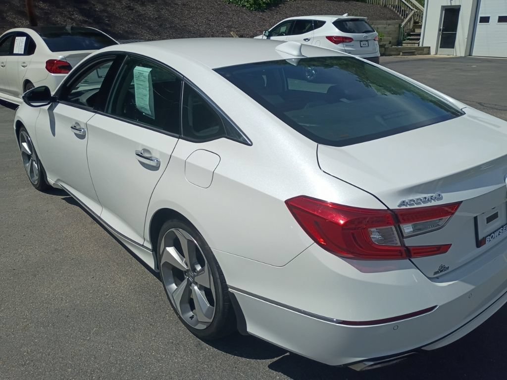 Used 2019 Honda Accord Touring image 9