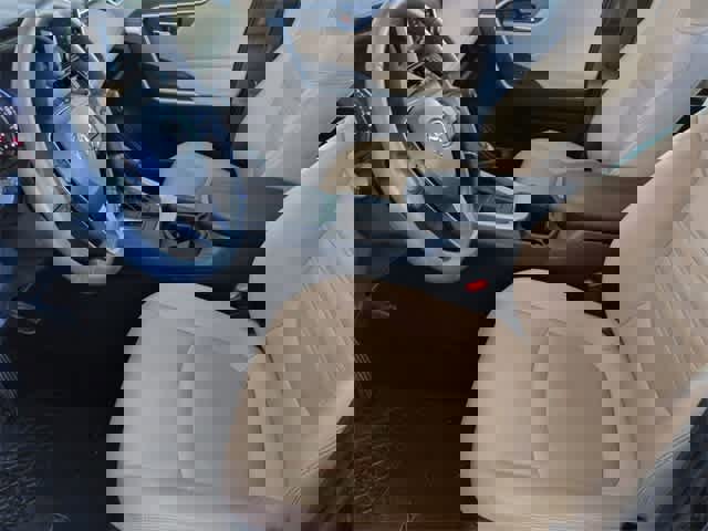 Used 2021 Toyota RAV4 XLE Premium image 16