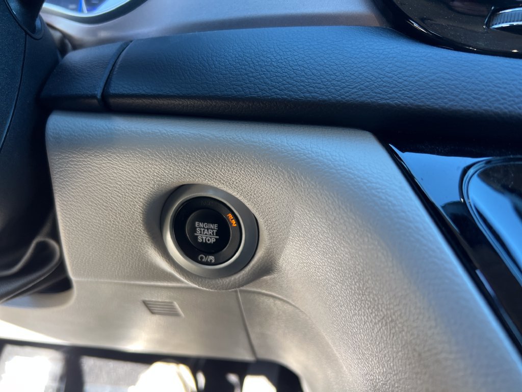 Used 2017 Chrysler Pacifica Touring-L FWD image 21