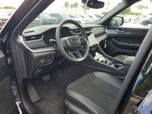 New 2024 Jeep Grand Cherokee L Altitude RWD image 8