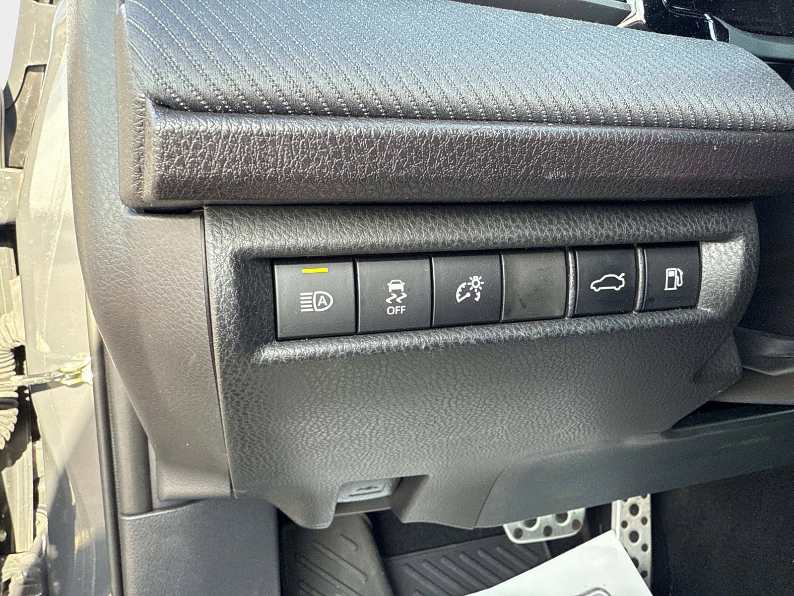 Used 2025 Toyota Camry SE w/ Multimedia Upgrade Package image 26