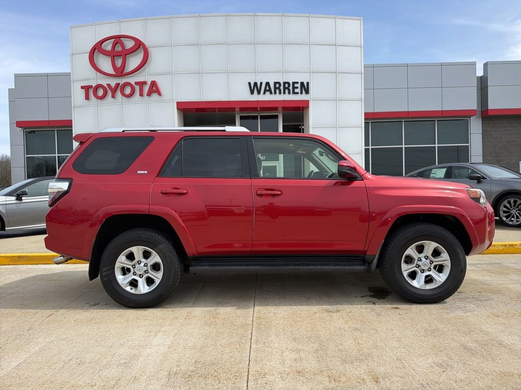 Used 2015 Toyota 4Runner SR5 image 3