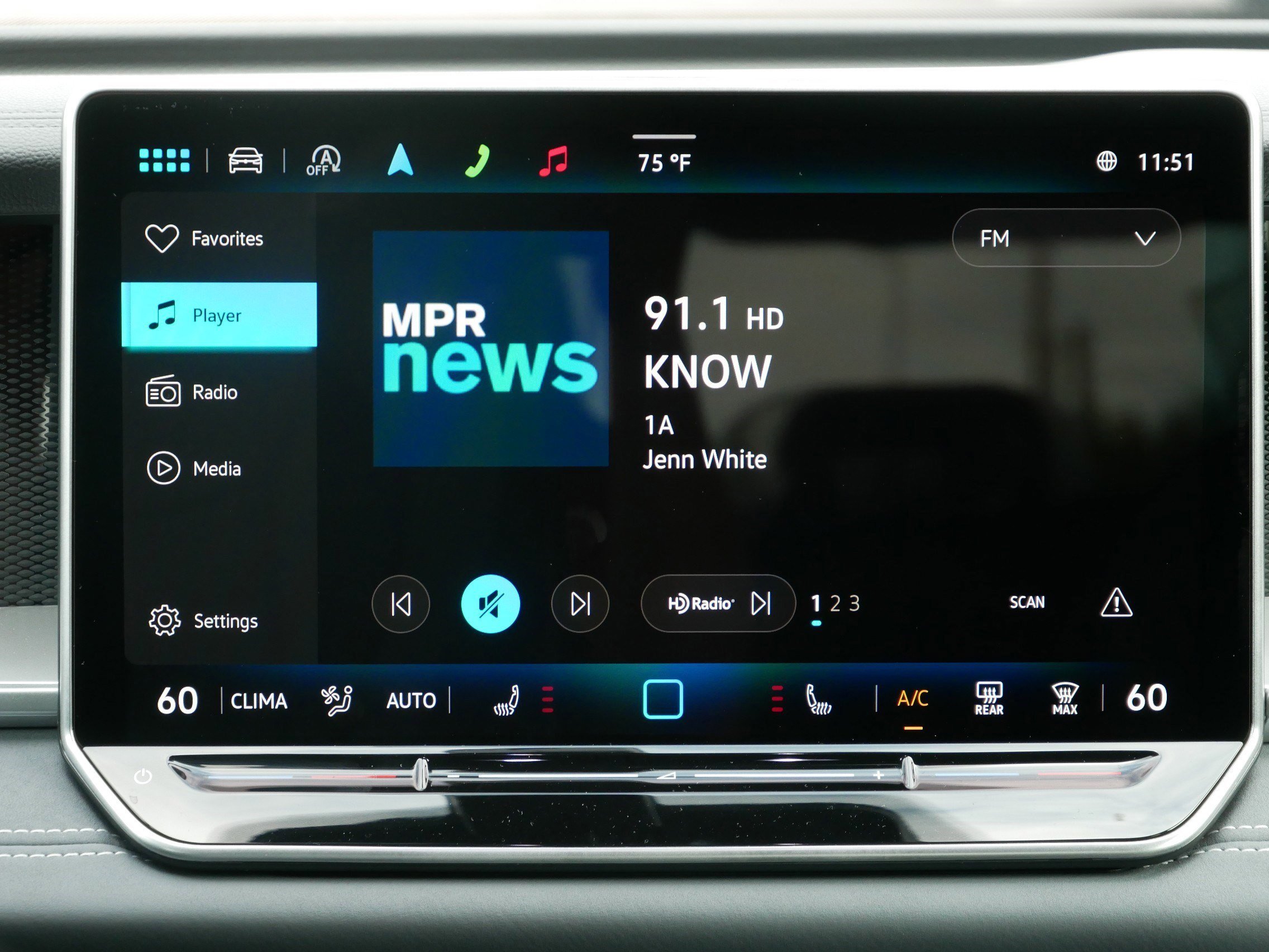 New 2025 Volkswagen Tiguan SE R-Line image 9