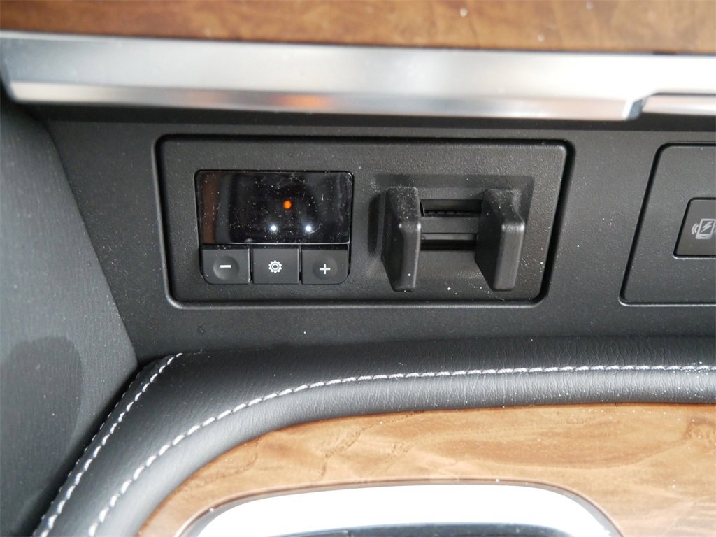 Used 2024 Nissan Armada SL w/ Captain's Chairs Package image 22