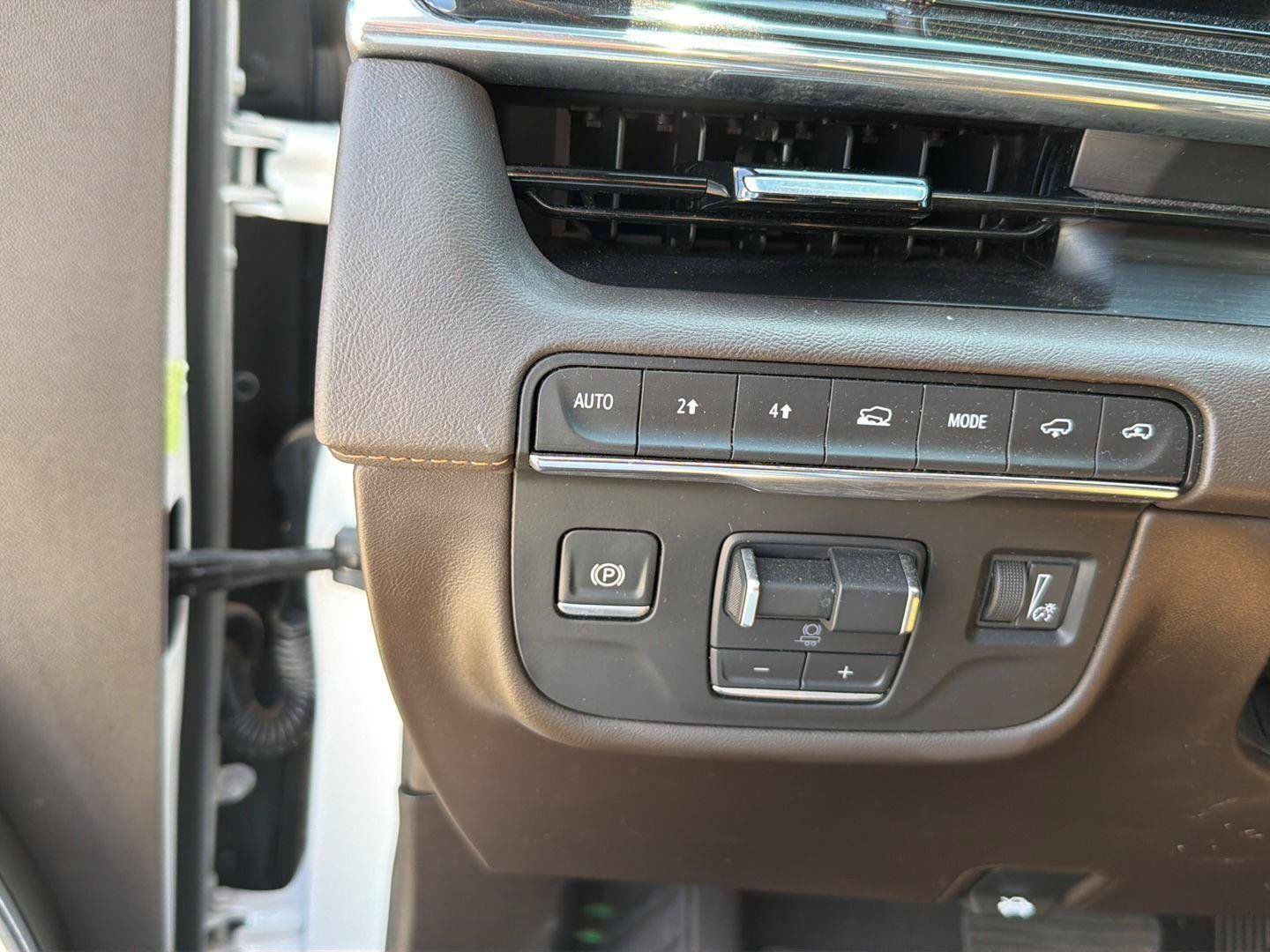 Used 2024 Cadillac Escalade ESV Sport w/ Touring Package AWD/4WD image 22